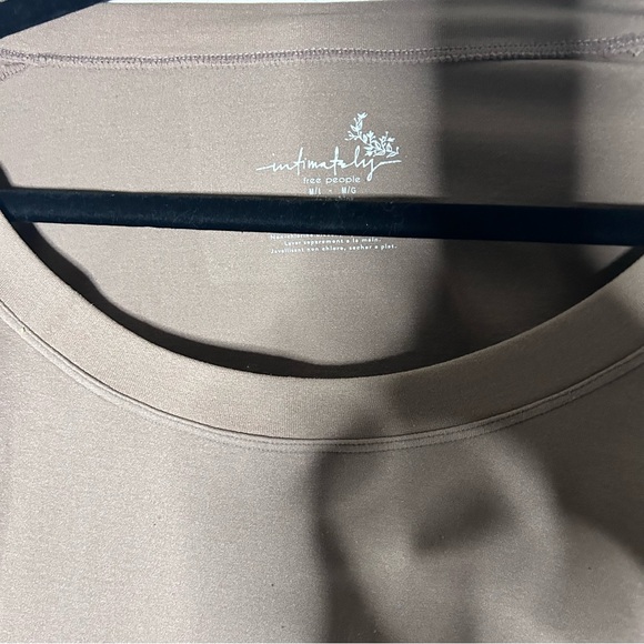 Tan intimately free people brown bodycon clean lines long sleeve nylon top M/L - Picture 2 of 4